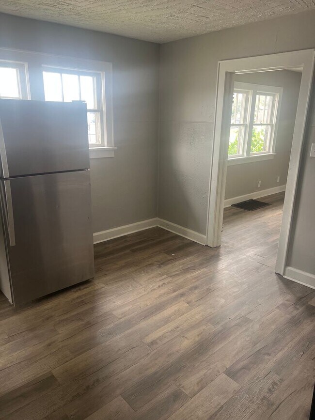1019-1019 W Memorial Dr Unit 1017 W Memorial
