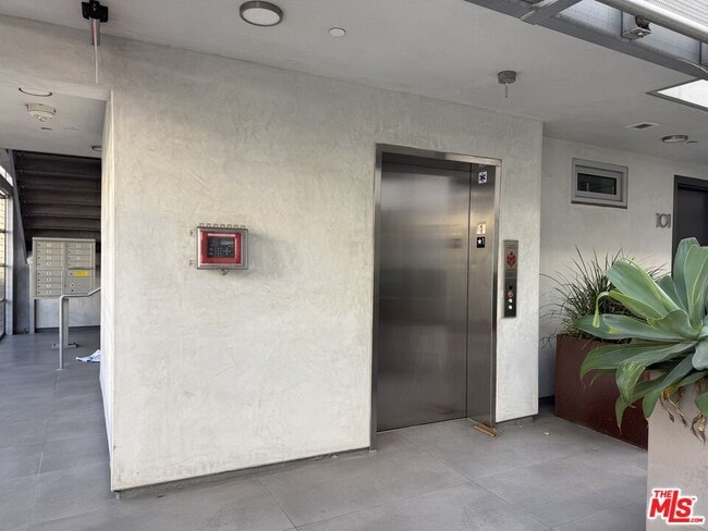 Photo - 8210 Fountain Ave Unit 102