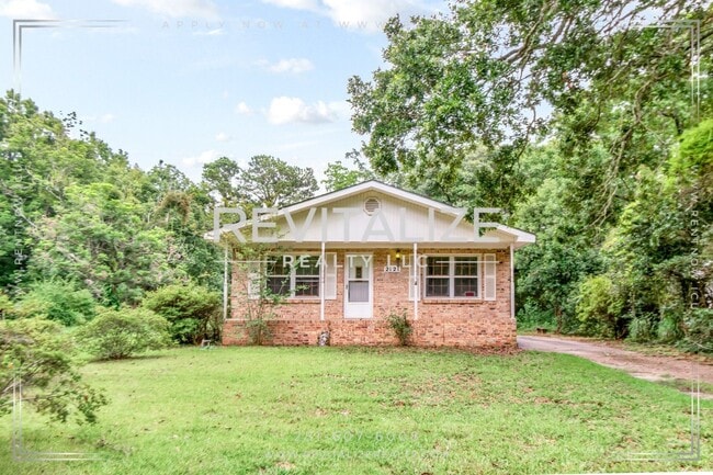 Building Photo - Updated 3 Bedroom/2 Bathroom Home in Mobile!