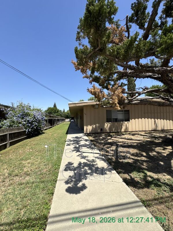 Building Photo - 1140 W Tulare Ave Unit C