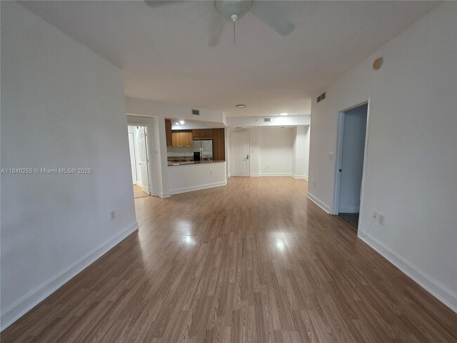 Photo - 510 NW 84th Ave Unidad 414