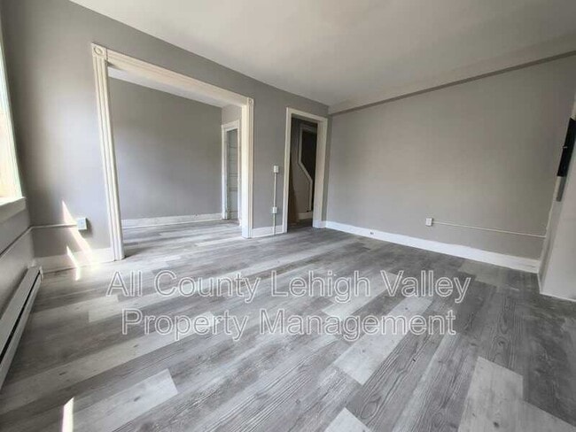 Photo - 427 W Berwick St