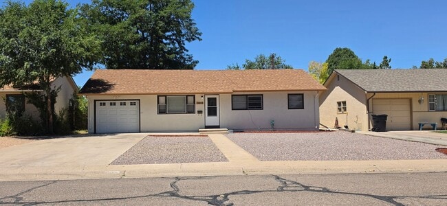 Building Photo - MOVE IN SPECIAL 1/2 OFF FIRST FULL MONTHS RENT. ALL PROSPECTIVE TENANTS MUST SUBMIT A $58 NON-RE...