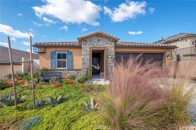 Building Photo - 1373 Topanga Dr