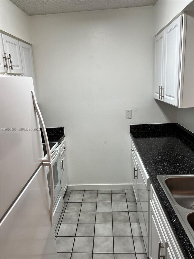 2831 N Oakland Forest Dr Unidad 210