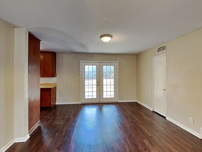 Photo - 764 Oakwood Ave