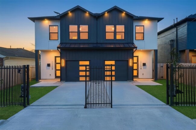 Building Photo - 7908 Brandon St