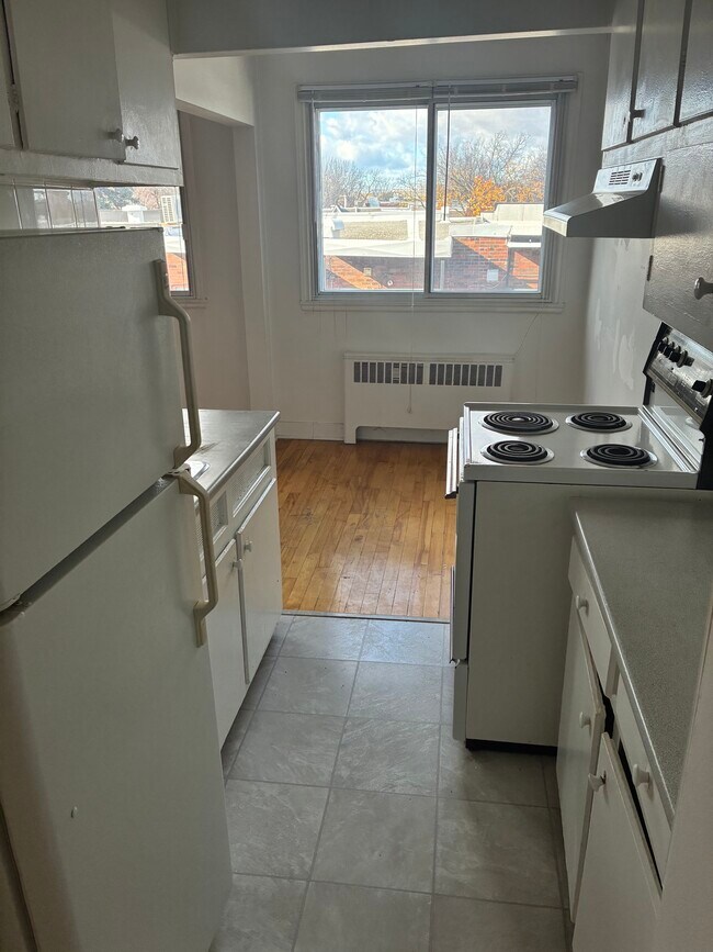 Photo - 2645 St Bercy