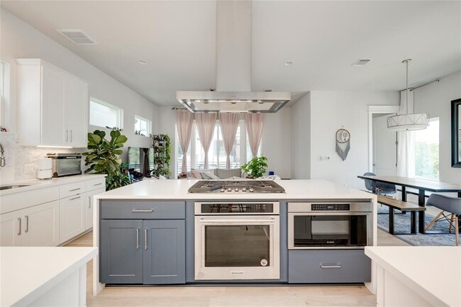Photo - 5002 Pecan Springs Rd