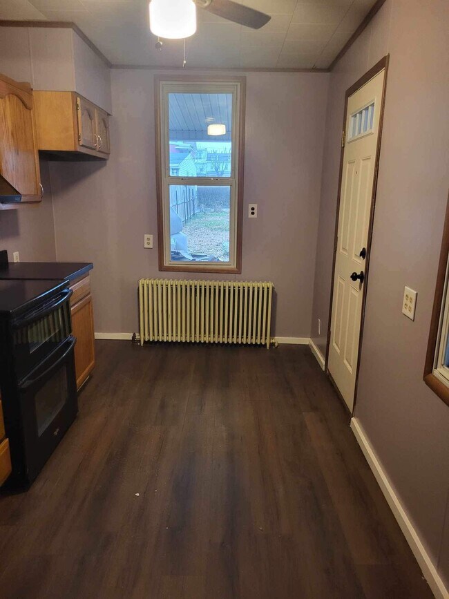 Photo - 235 S Vine St