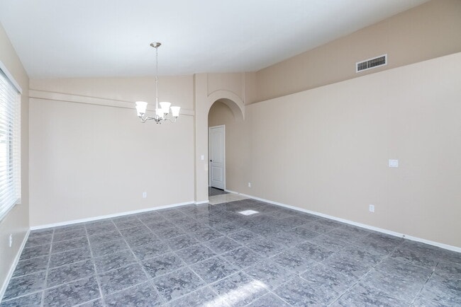 Photo - 832 E Baylor Ln