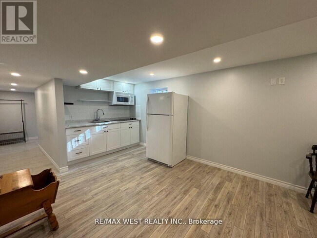 Photo - 20 Britannia Ave