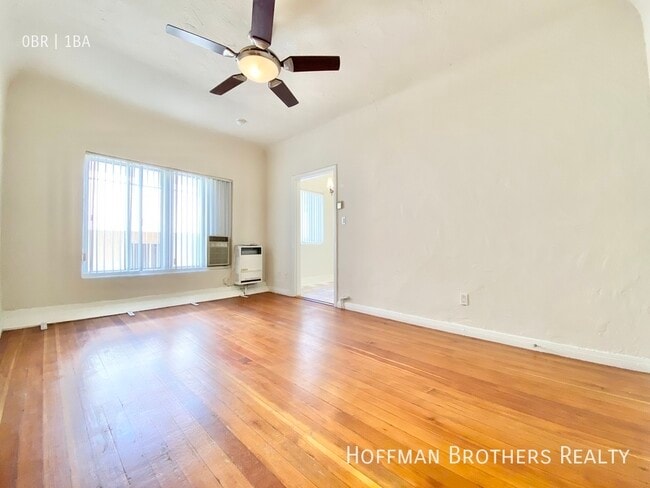 Photo - 4846 Rosewood Ave Unidad 8