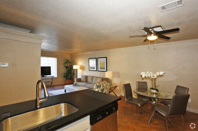 Photo - Quailwood Apartments