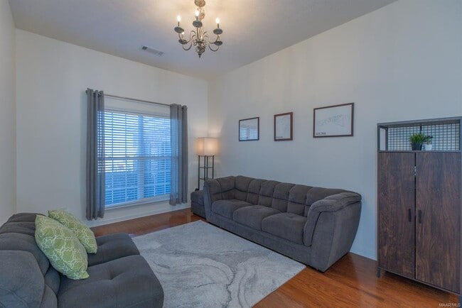 Photo - 616 Castle Brook Dr