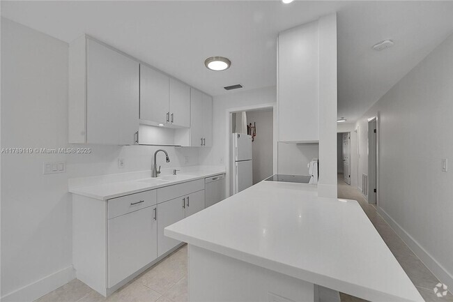 Building Photo - 810 SW 12th Ct Rental