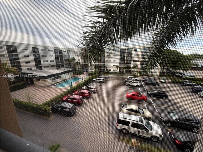 Photo - 220 SW 9th Ave Unit 402
