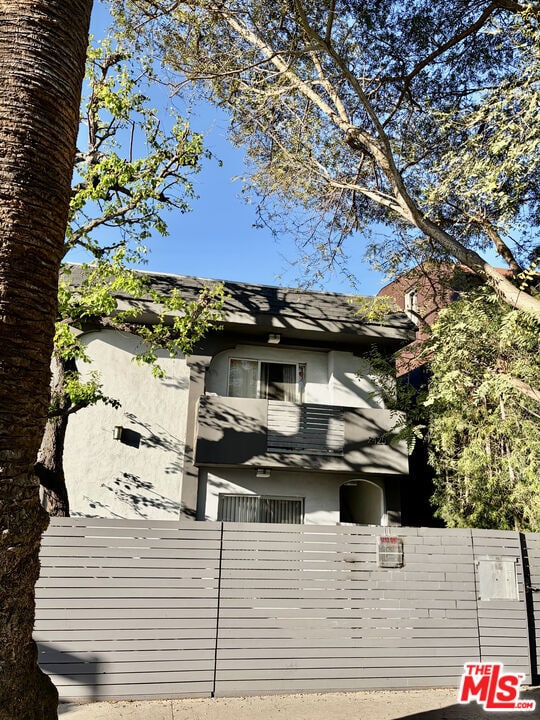 Photo - 2425 Ocean Ave Unidad 1