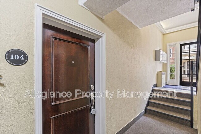 Photo - 718 S Washington St