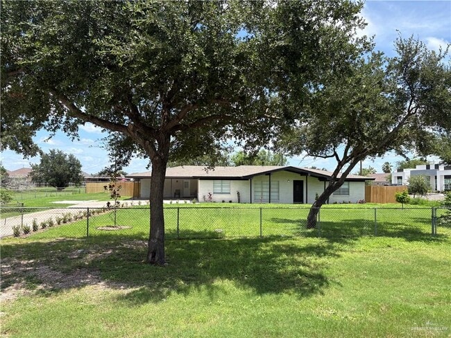 Building Photo - 2216 N Jackson Rd Rental