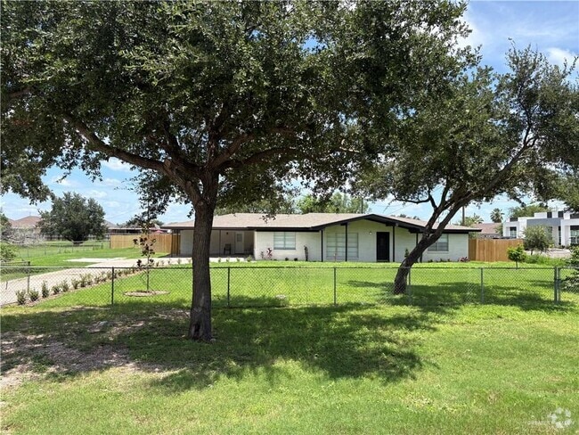 Building Photo - 2216 N Jackson Rd Rental