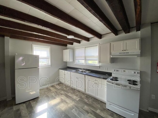 Photo - 130 S Main St