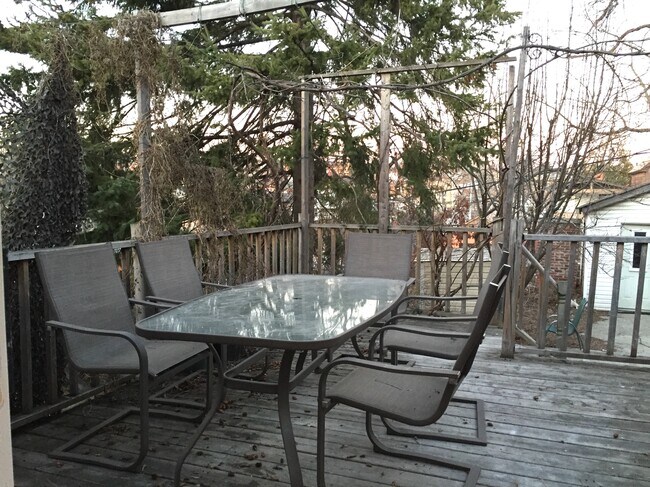 Photo - 2097 Dufferin St