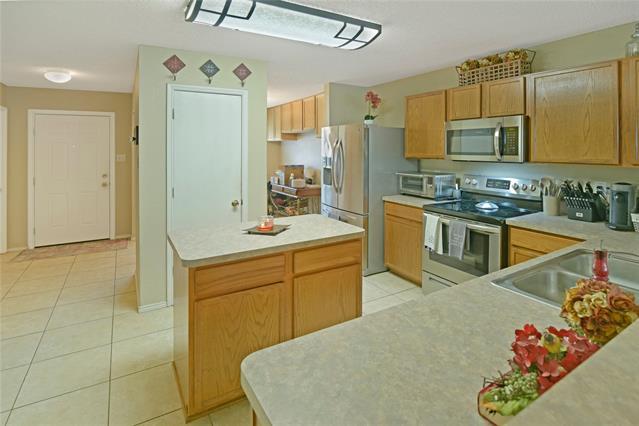 Photo - 911 Live Oak Dr