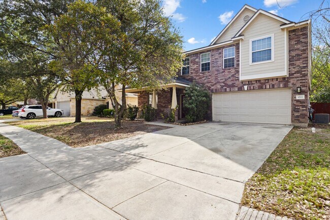 Photo - 4914 Roan Brook