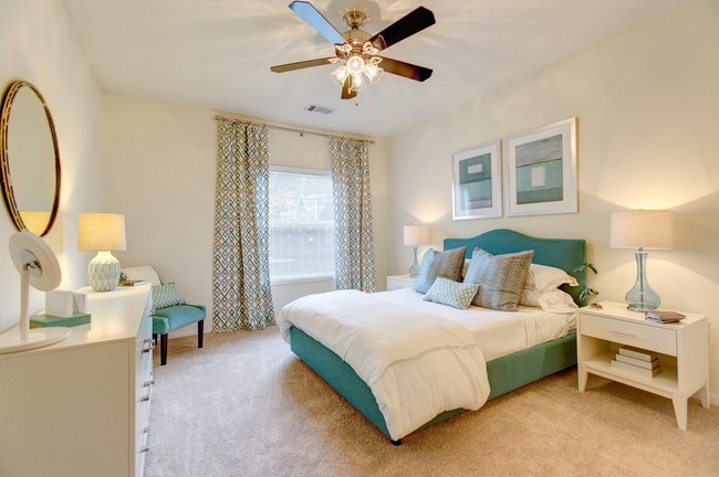 Crowne Oaks Apartments