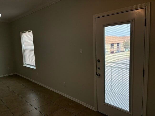 Photo - 5402 Marcella Ave Unidad #209B
