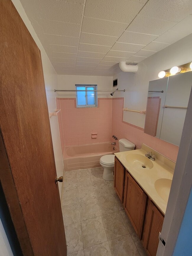 Photo - Bellevue Mansions