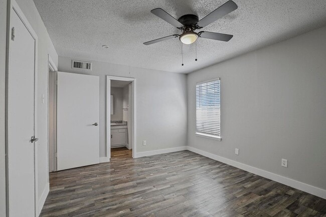 Photo - Flats on Handley: Pool, BBQ Area, Renovated Units