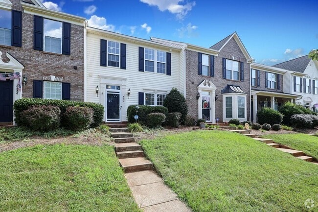 Building Photo - Welcome to this stunning 3-bedroom, 2-bath... Rental