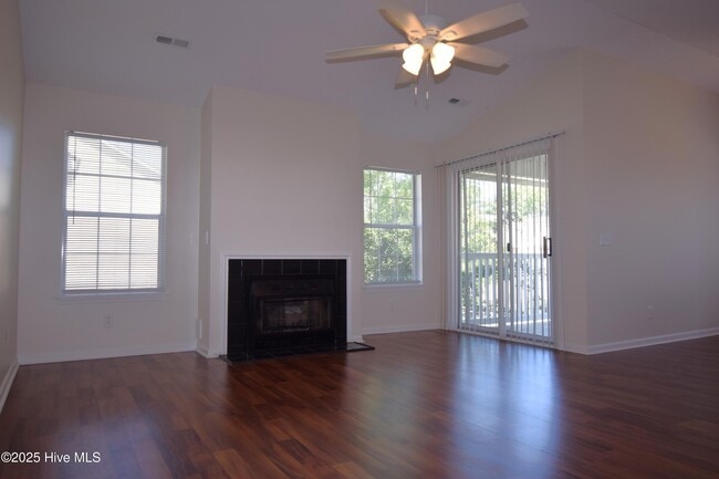 Photo - 2940 Mulberry Ln Unit F