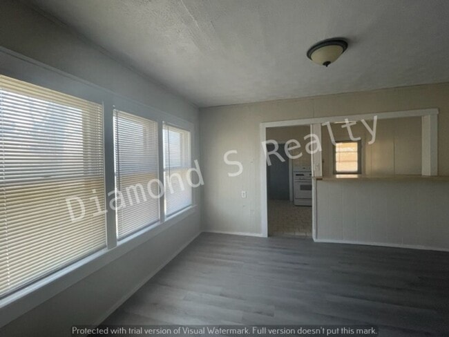 Photo - Spacious 2 Bedroom Home - Fenced Yard!