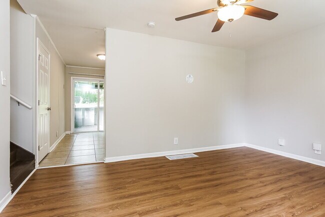 Photo - 201 Beechwood Dr