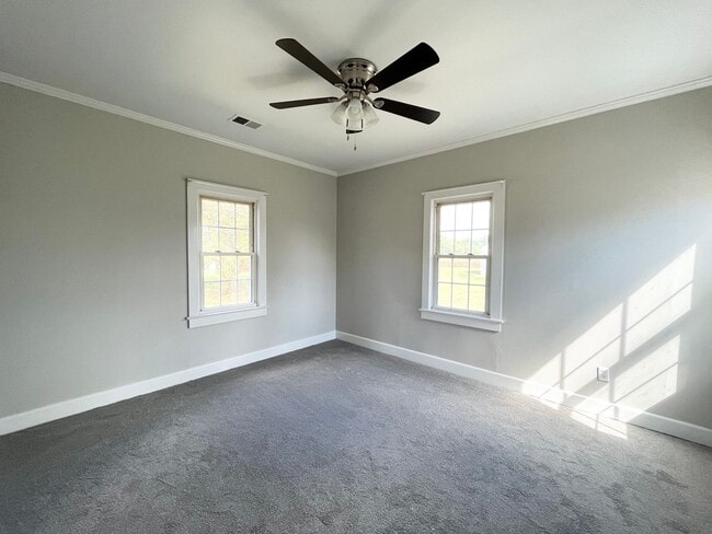 Photo - 784 S Sandy Hook Rd