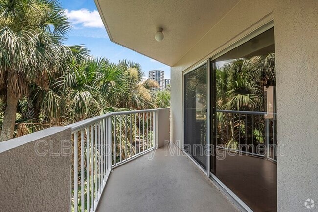 Building Photo - 3 Oceans W Blvd Unit Apt 2D5