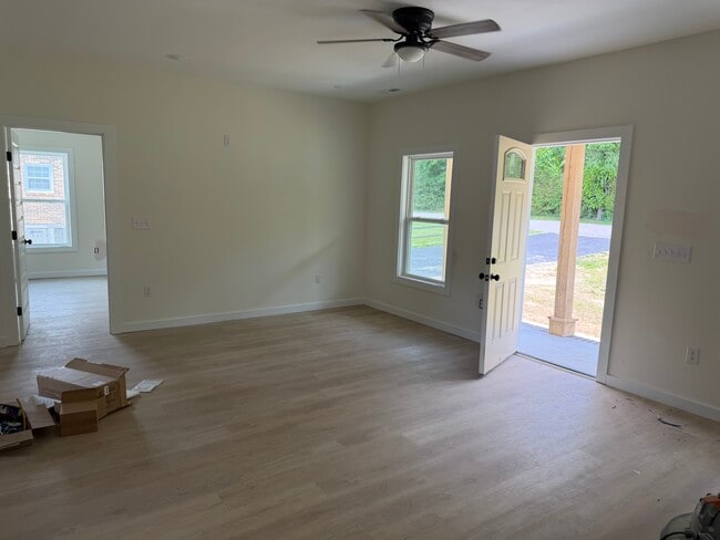 Photo - 76 Simmons Cir