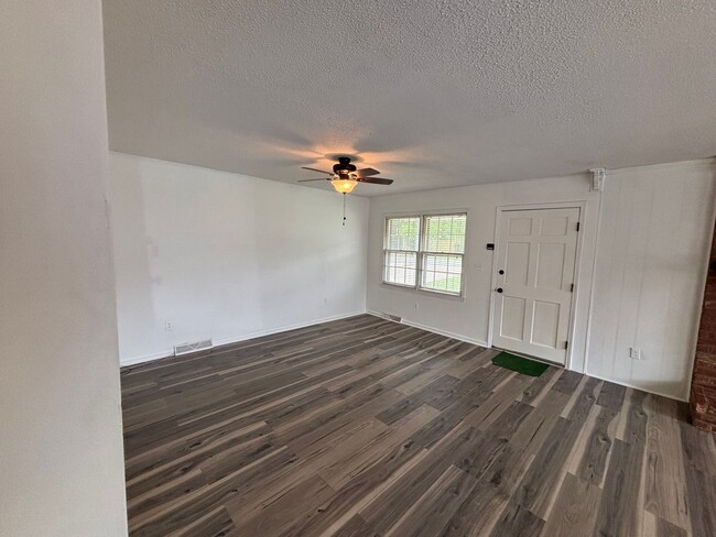 Photo - 801 Bethpage Rd