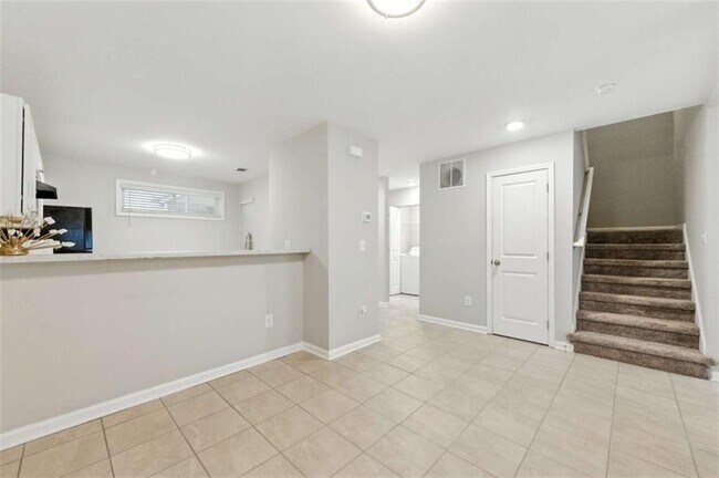 Photo - 2017 Oak Park Ln Condo
