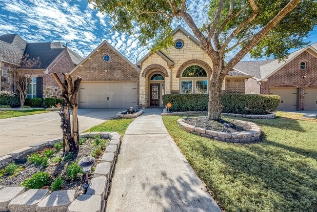 Building Photo - 10214 Carolyndale Dr