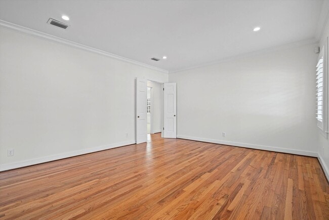 Photo - Quaint Springhill Charmer