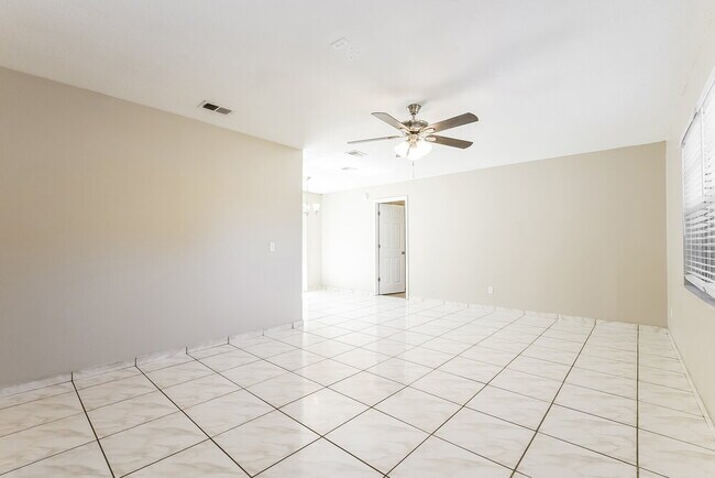 1410 Orchid Ln