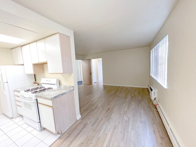 Photo - 801 N Dahlia St Unit 7