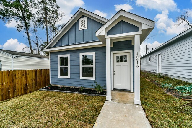 Photo - 16613 E Lynbrook