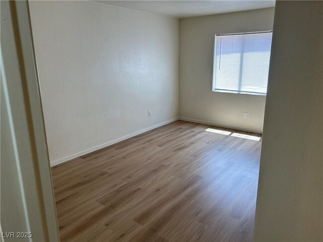 Building Photo - 6553 McRae Ave Unit 102 Rental