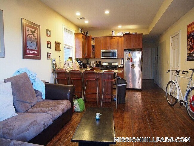 Photo - 731 Parker St Unit 3