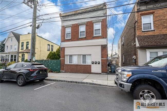 Building Photo - 305 Pershing Ave Rental